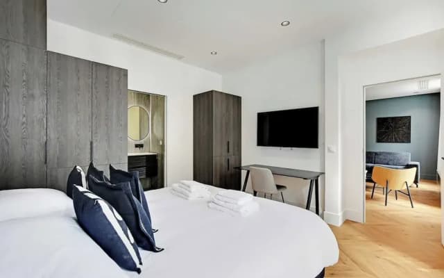 Stunning Apartment - 2br/6p - Madeleine - photo 3