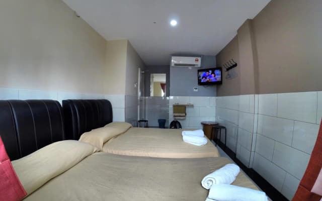 Adamson Park Hotel - photo 4