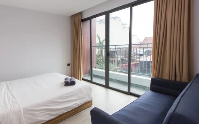 ONE 18 Ngoc Lam Apartment - photo 4