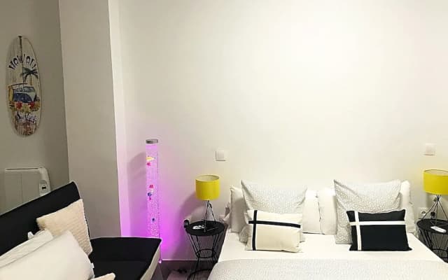 Bravo Murillo Apartment Center - photo 5