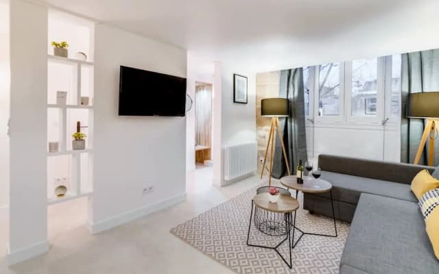 Spacious and Charming Flat on île de la Cité - photo 4