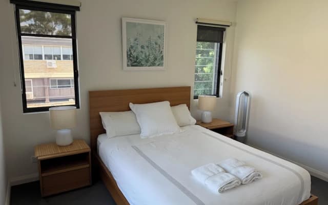 Manly 3 Bedroom Home - Upper Duplex - photo 3