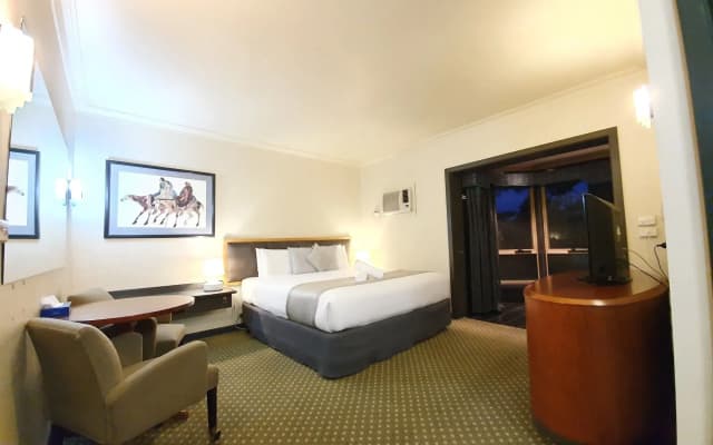 Bell Motel - photo 2