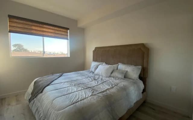 Gorgeous View 2bd 2ba Apartment in Hollywood - photo 5