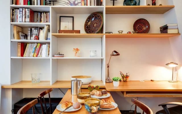 Book-lovers Abode in the 4th Arrondissement - photo 2