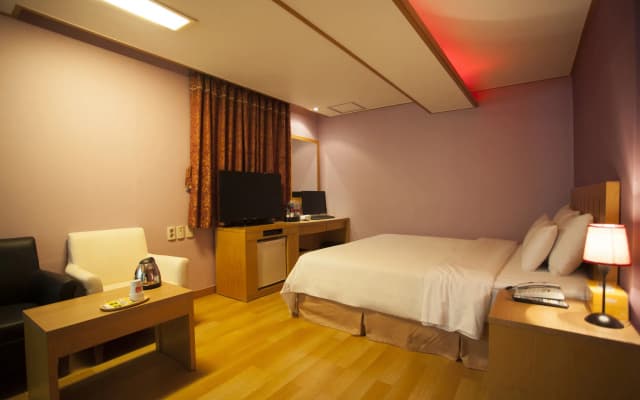 Prince Hotel - photo 4