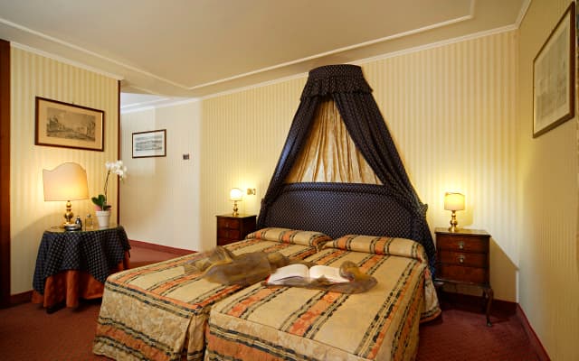 Kette Hotel - photo 2
