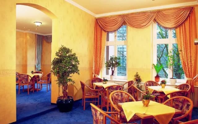 Birth City Hotel - photo 3