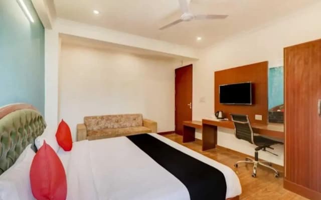 OYO 92328 Admi Suites - photo 4