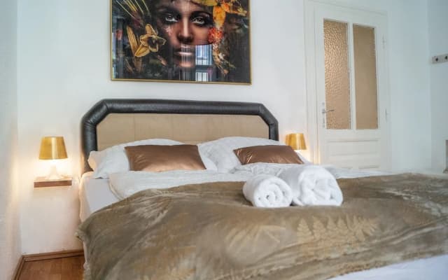 Chic Apartment Near Downtown - photo 3