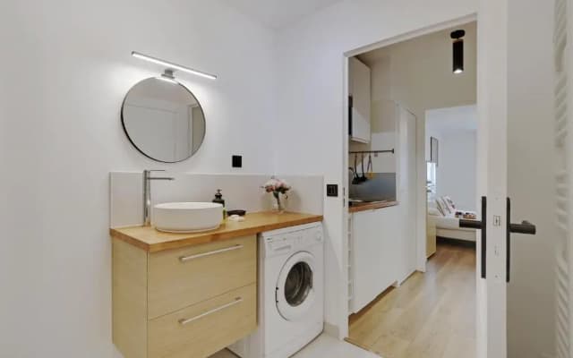 Buttes Chaumont - Sunny 2P apartment - photo 4