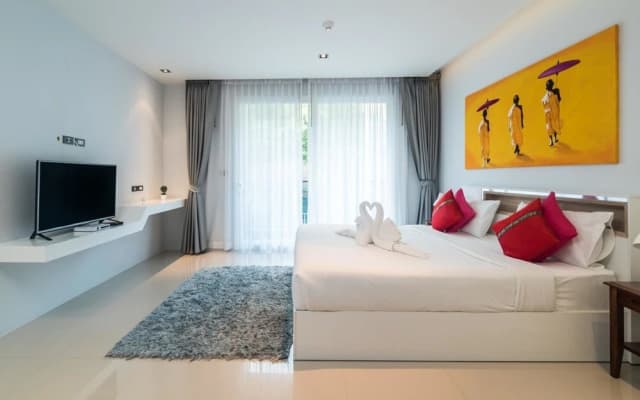 Et420 - Pool View Patong Studio With Pool and Shuttle to Beach - photo 4