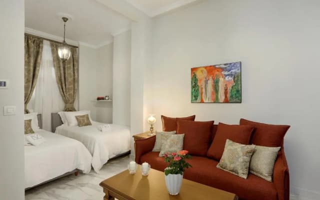 V1935 Luxurious Apartments - photo 3