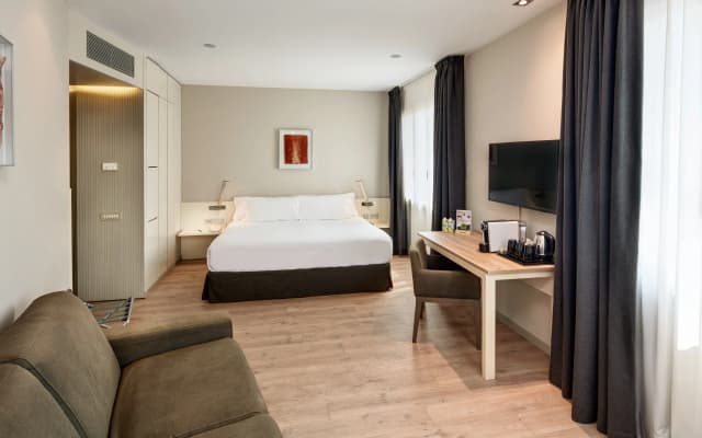 Sercotel Amister Art Hotel - photo 4