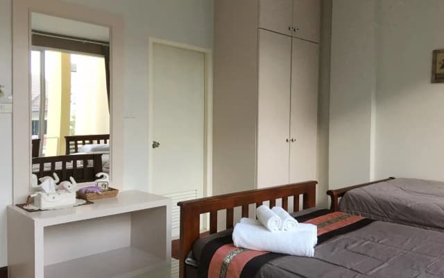 Egg Colony Hotel - photo 3
