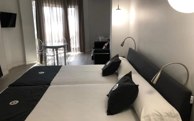 Quo Eraso Aparthotel - photo 3