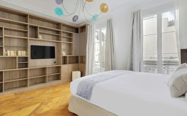 Spacious Home in Paris-republique - photo 2