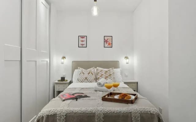 Classy 1BR - Elysee & Madeleine Area - photo 3