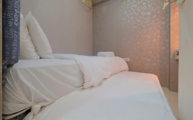 Emerald Functional 2BR Apartment Gading Nias - photo 2