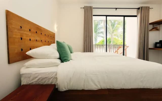 Azul Retreat - photo 4