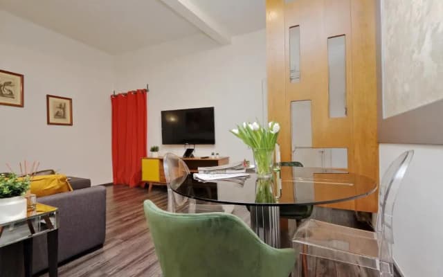 Urbana Apartment - photo 2