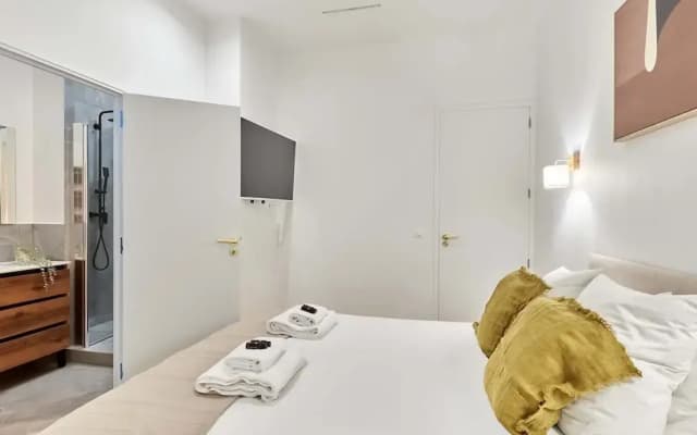 Charming AC Apartment - Buttes Chaumont Park - photo 3