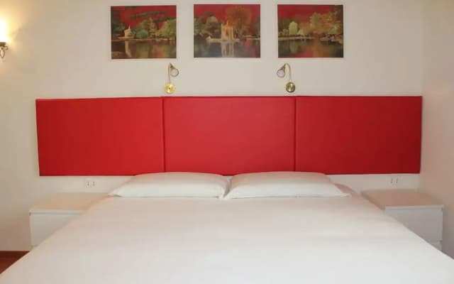 Superior Relais Temple View - photo 3