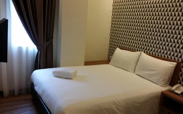 D Elegance Hotel - photo 3