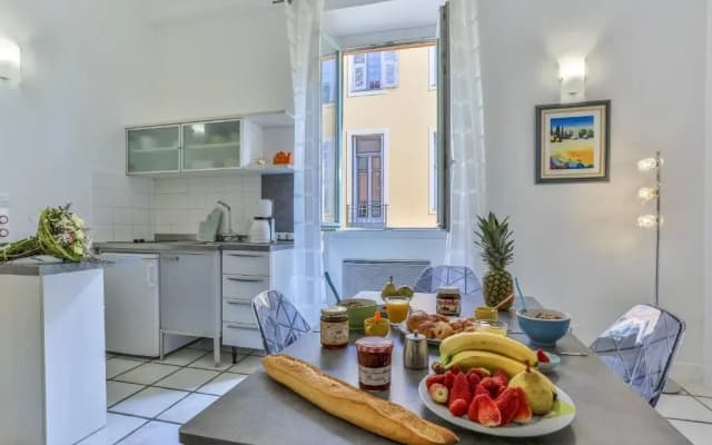 Superb Studio in Old Nice 2min walk from the beach - photo 2