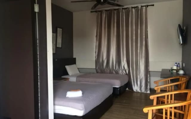 Room V at Jalan Jenang - photo 4