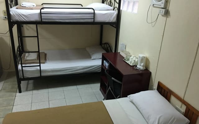 Taphouse Guest House - photo 3
