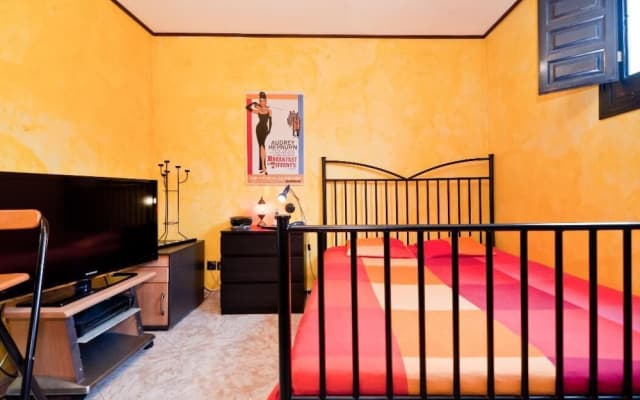 Chic & Sunny Apt. Historic District - Sol - photo 2