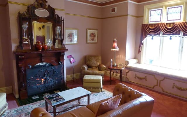 Deloraine Homestead - photo 2