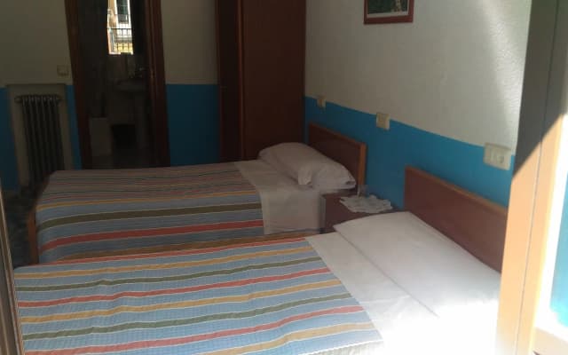 Hostal Palacios Fuencarral - photo 4
