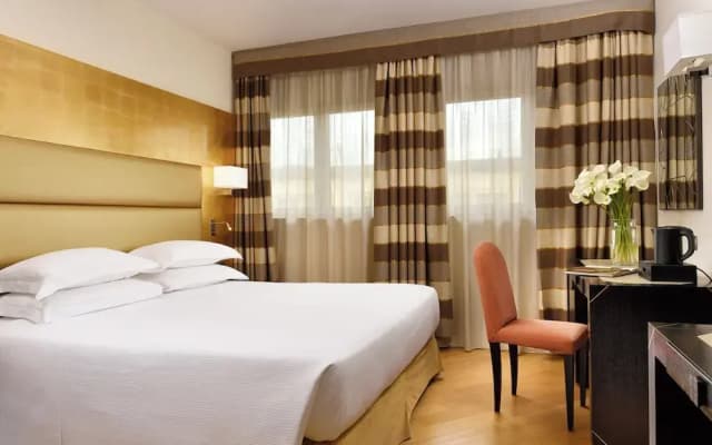 FH55 Med Executive Hotel - photo 5