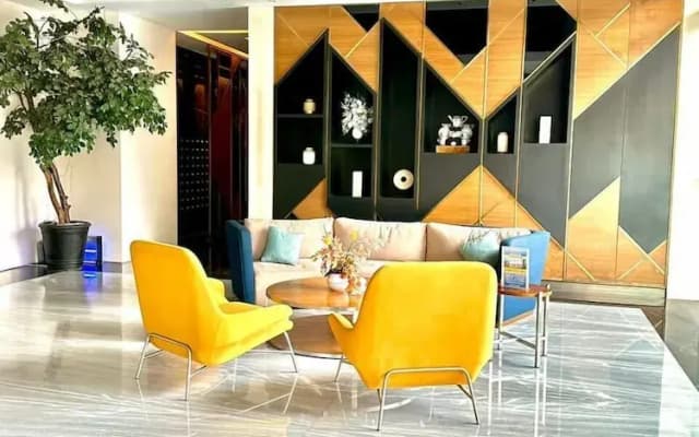 Lush Lakeside - Citra Luxury Apartments - photo 3