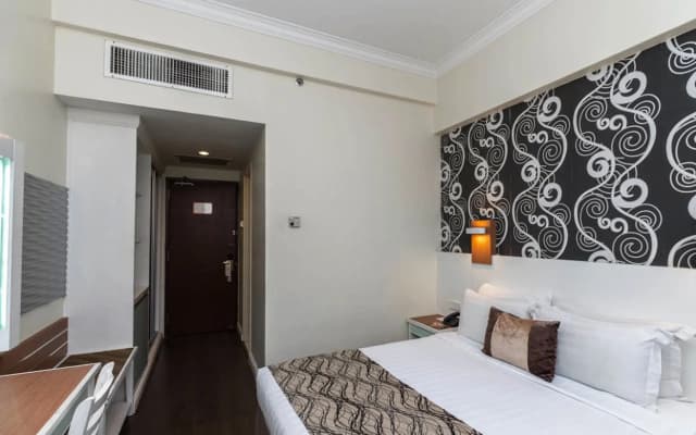 Regalodge Hotel & Spa - photo 4