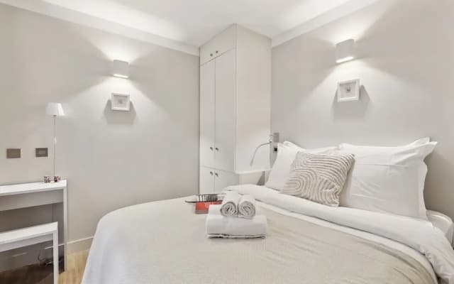 Chic 2BR 2BA near Place des Vosges - photo 4