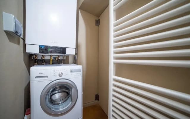 Charming Two Bedroom Apartment in Piazza Strozzi - photo 4