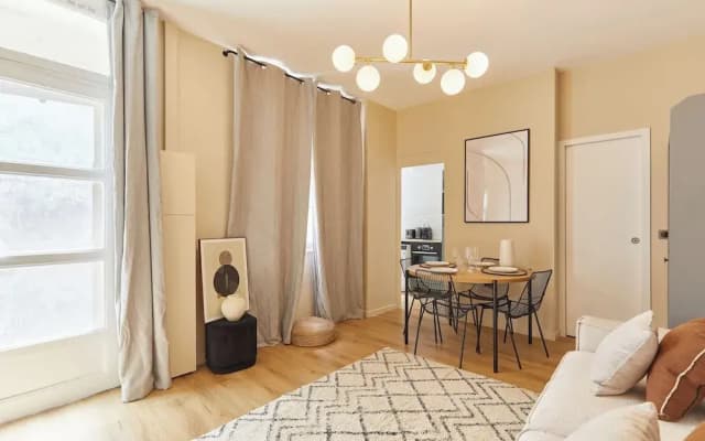 Bright Modern Studio Near the Seine Paris 16 - photo 5