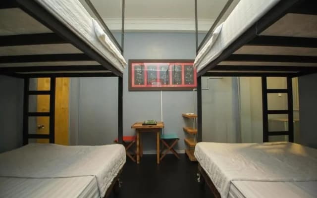 Full Moon - Hostel - photo 4