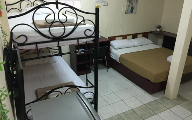 Taphouse Guest House - photo 4