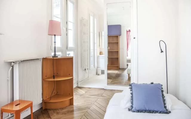 Charming Apartment With Balcony - 5 min Republique - photo 3