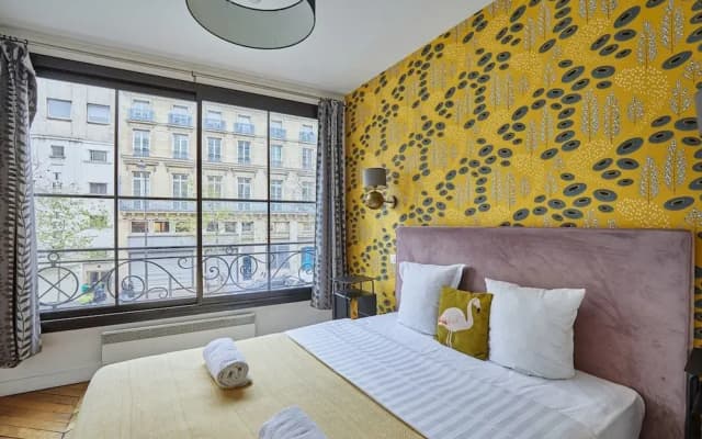 Superb 3 Bedroom Flat in the Center of Paris - photo 4