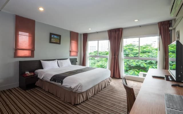 Cozy at Ten Hotel Bangkok - photo 4