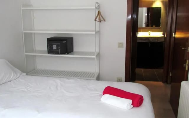 Townhouse Barcelona Stadium - photo 3