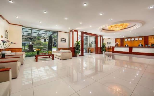 A25 Premium Hotel - 705 Lac Long Quan - photo 2