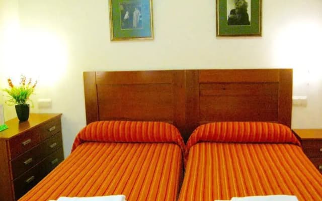 Hostal Tirso Plaza - photo 5