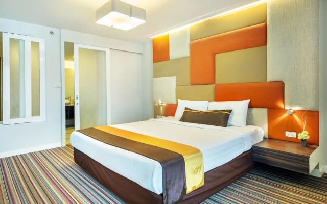 Thamrongin Hotel - photo 3