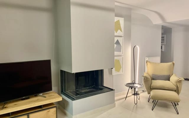 Fab New Flat in Central Athens w/ Acropolis Views - photo 4